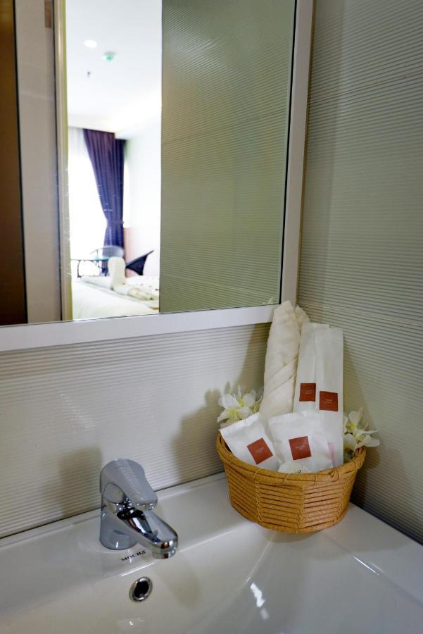 Flypod Hotel Kota Kinabalu Exteriör bild