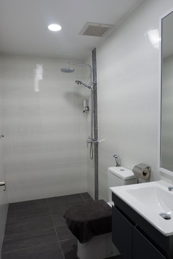 Flypod Hotel Kota Kinabalu Exteriör bild