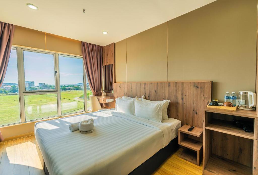 Flypod Hotel Kota Kinabalu Exteriör bild