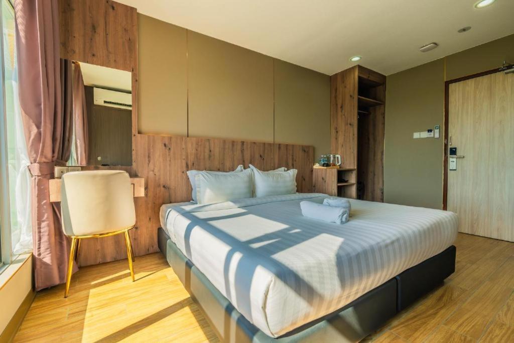 Flypod Hotel Kota Kinabalu Exteriör bild